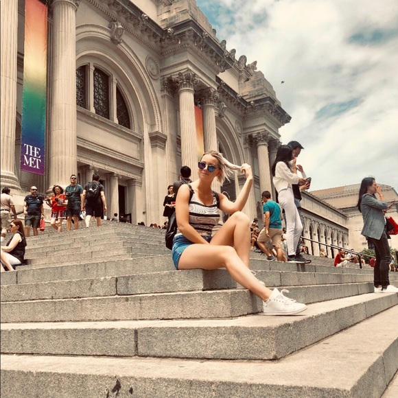 Meet your Posher, Paige - Picture 4 of 6